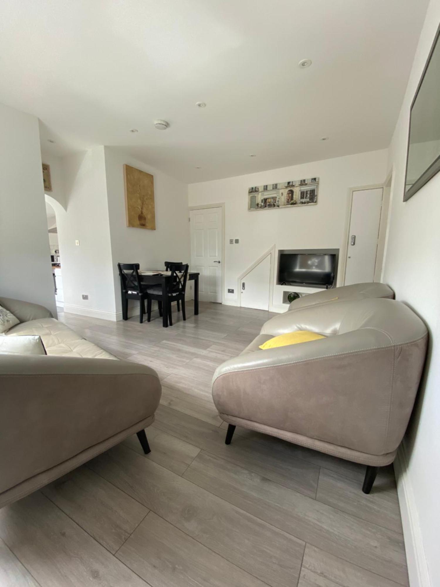 Norwood Eejs Modern London 3 Bed Flat Near Crystal Palace Stadium - Great Transport Links מראה חיצוני תמונה