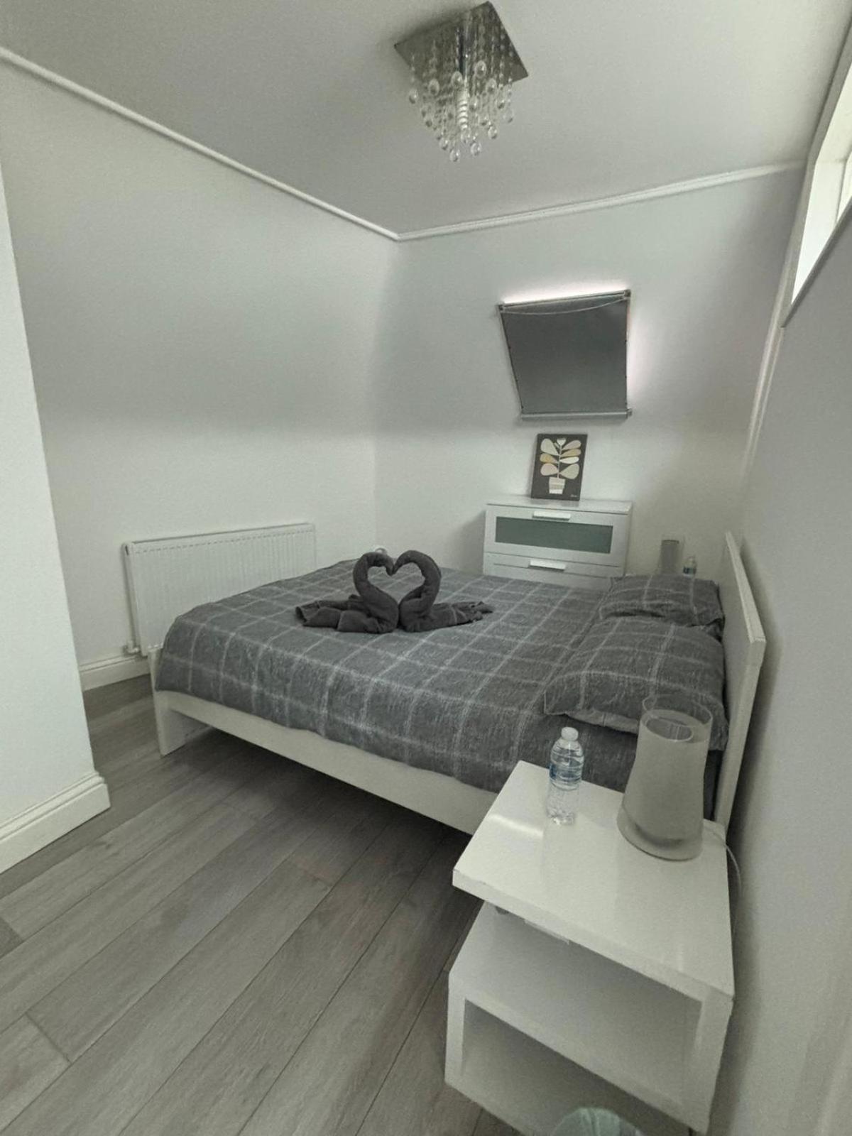 Norwood Eejs Modern London 3 Bed Flat Near Crystal Palace Stadium - Great Transport Links מראה חיצוני תמונה