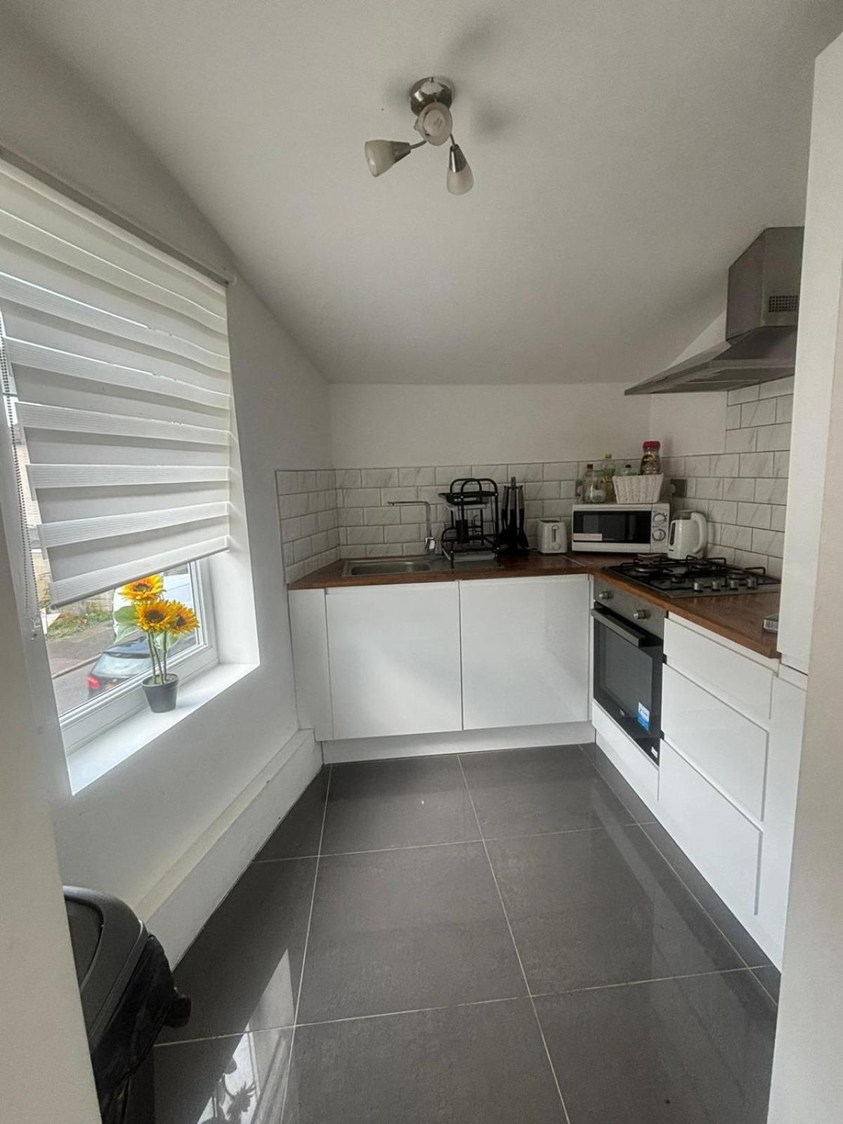 Norwood Eejs Modern London 3 Bed Flat Near Crystal Palace Stadium - Great Transport Links מראה חיצוני תמונה
